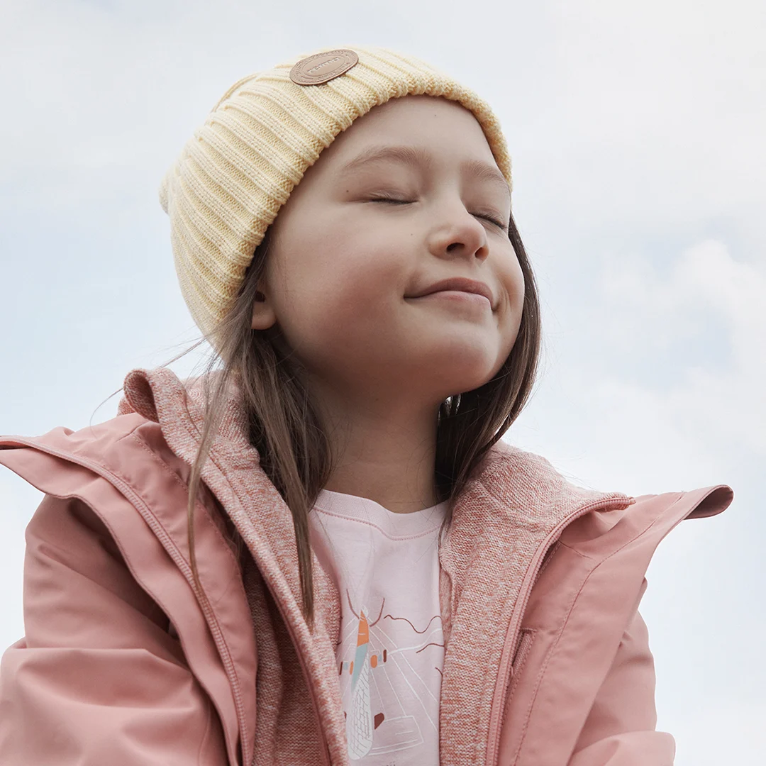 Sustainability - 100% outerwear recycled materials